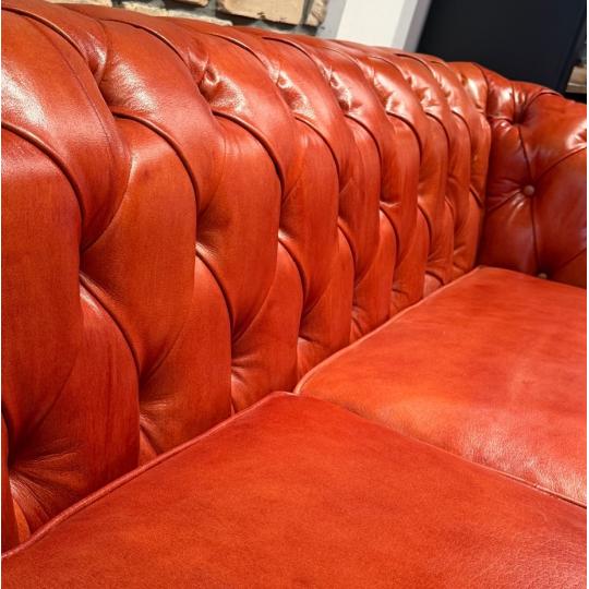 bor chesterfield klasszikus kanape szofa bivalybor tuzott elegans szivarszoba mancave loft mediterran cognac bor nappali ulogarnitura 2.jpg